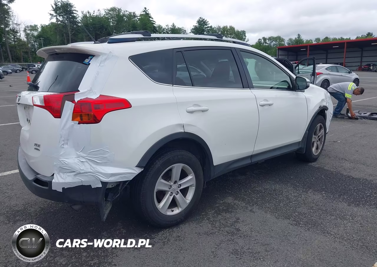 2013 Toyota Rav4 Xle VIN:JTMRFREV2DD006797 - 4