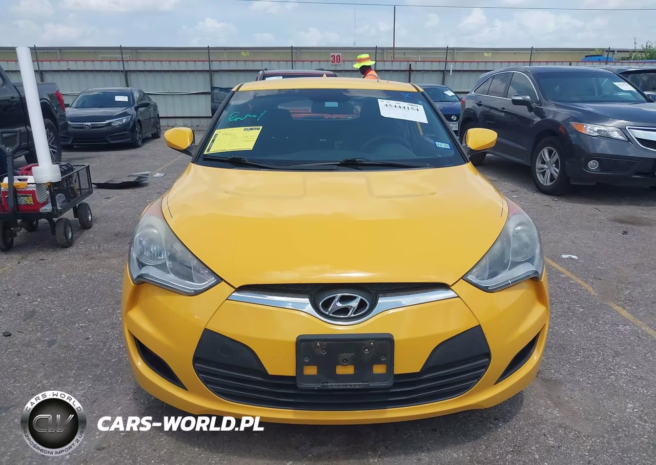 2016 Hyundai Veloster VIN:KMHTC6AD2GU282200 - 13