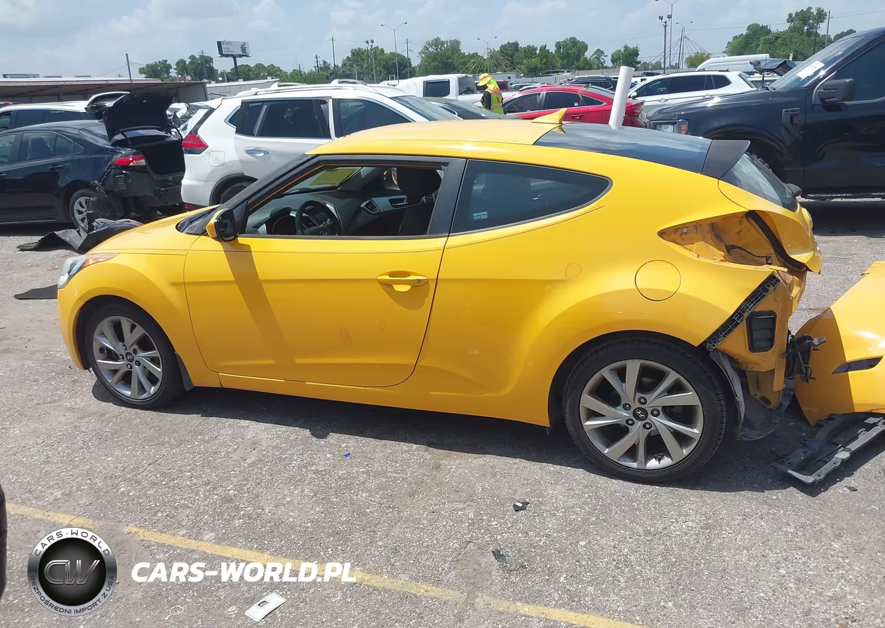2016 Hyundai Veloster VIN:KMHTC6AD2GU282200 - 15