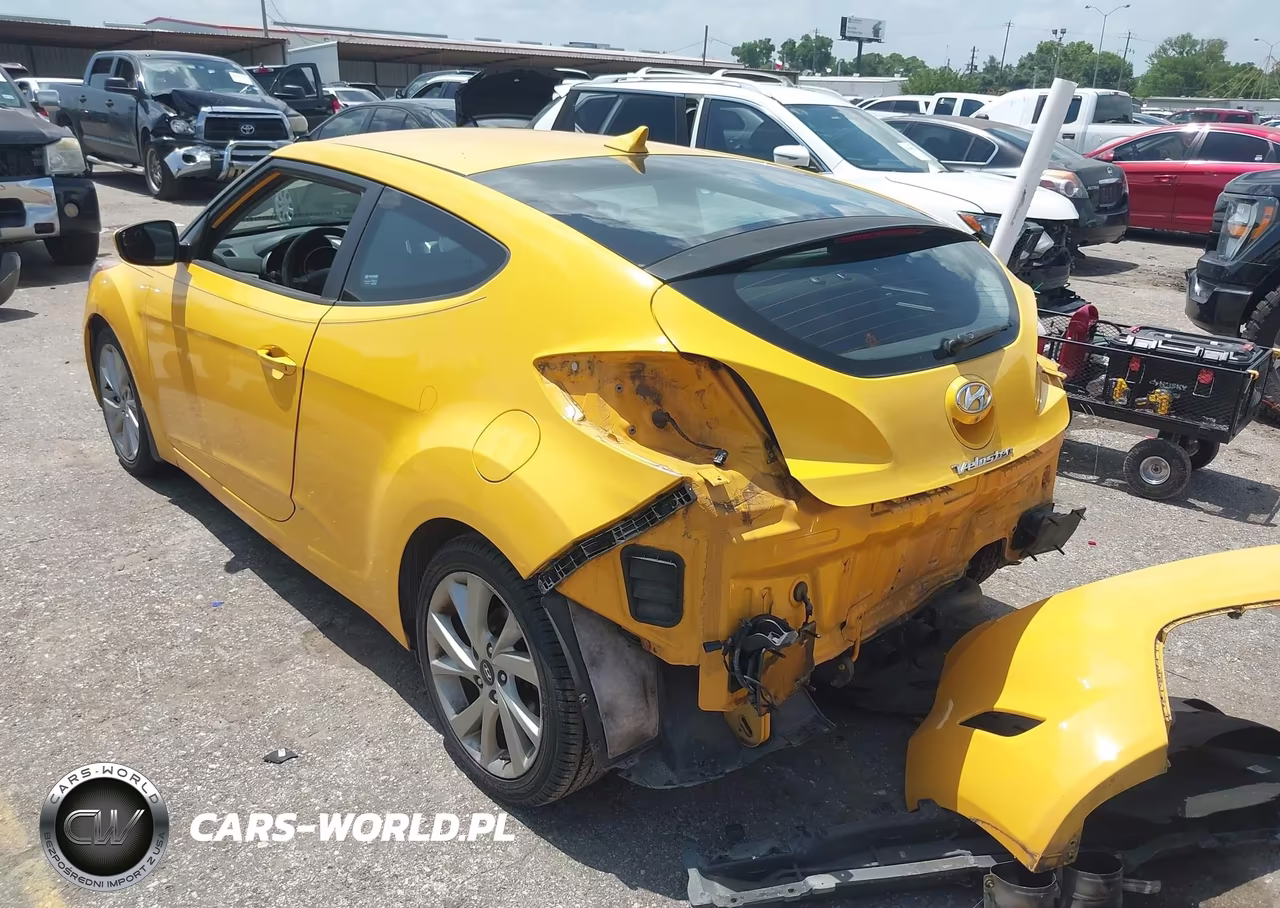 2016 Hyundai Veloster VIN:KMHTC6AD2GU282200 - 3
