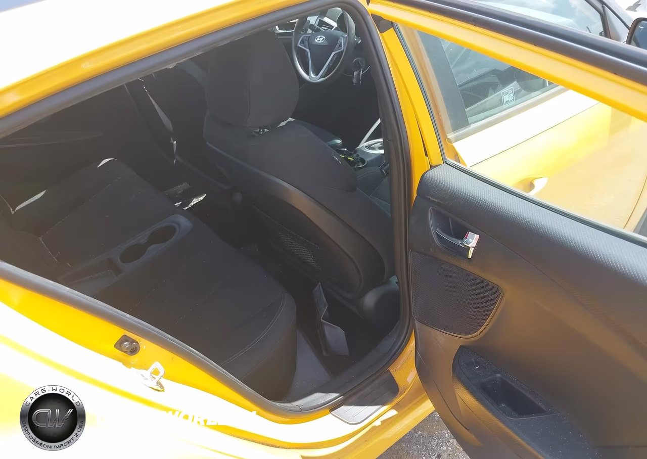 2016 Hyundai Veloster VIN:KMHTC6AD2GU282200 - 8