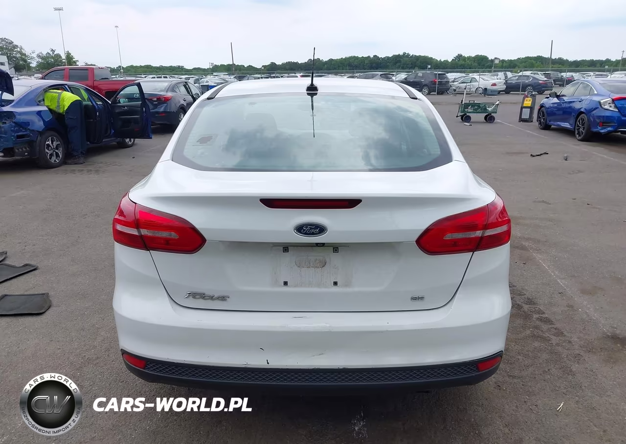2018 Ford Focus Se VIN:1FADP3F27JL272249 - 16