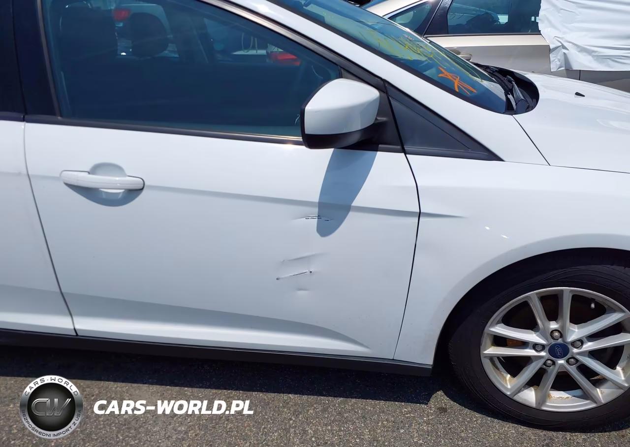 2018 Ford Focus Se VIN:1FADP3F27JL272249 - 17
