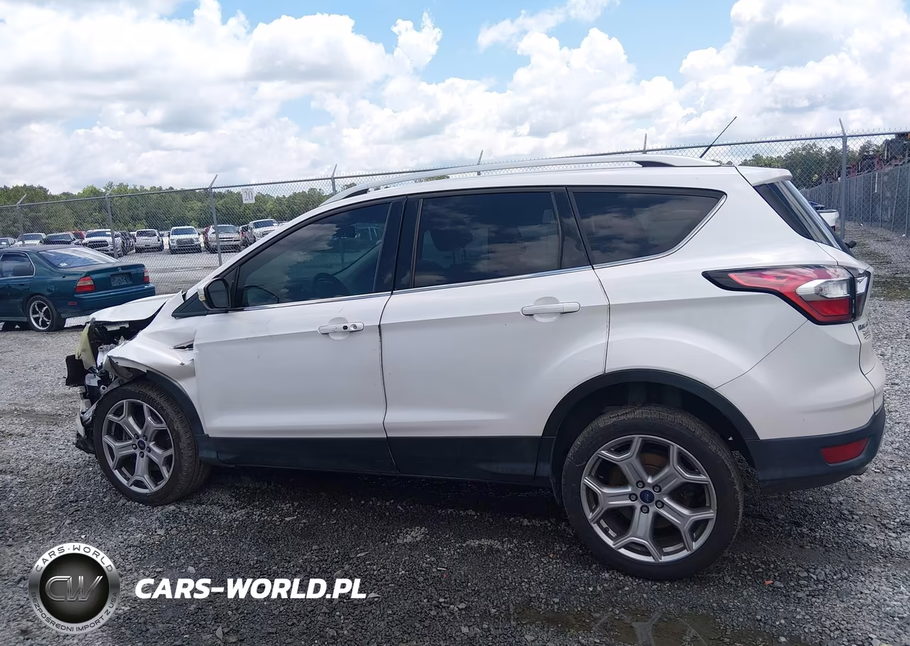 2017 Ford Escape Titanium VIN:1FMCU9J95HUD07845 - 15