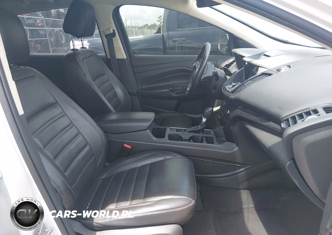 2017 Ford Escape Titanium VIN:1FMCU9J95HUD07845 - 5