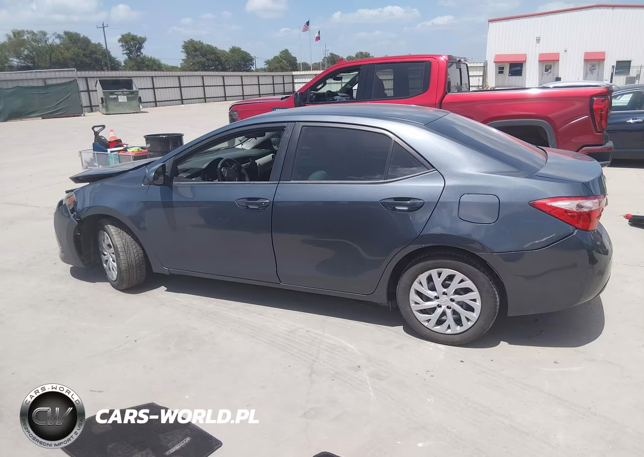 2017 Toyota Corolla Le VIN:5YFBURHE1HP606877 - 15