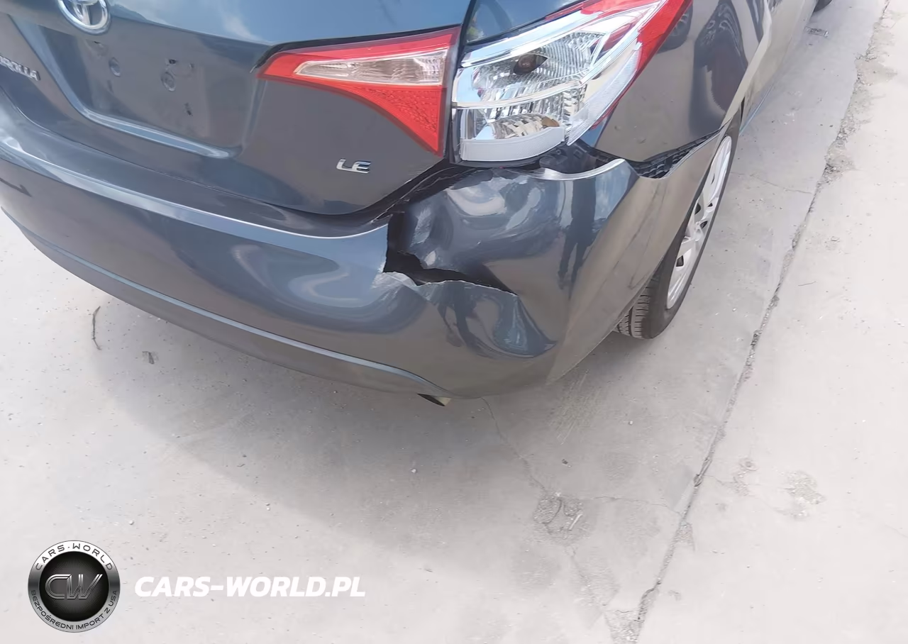 2017 Toyota Corolla Le VIN:5YFBURHE1HP606877 - 6