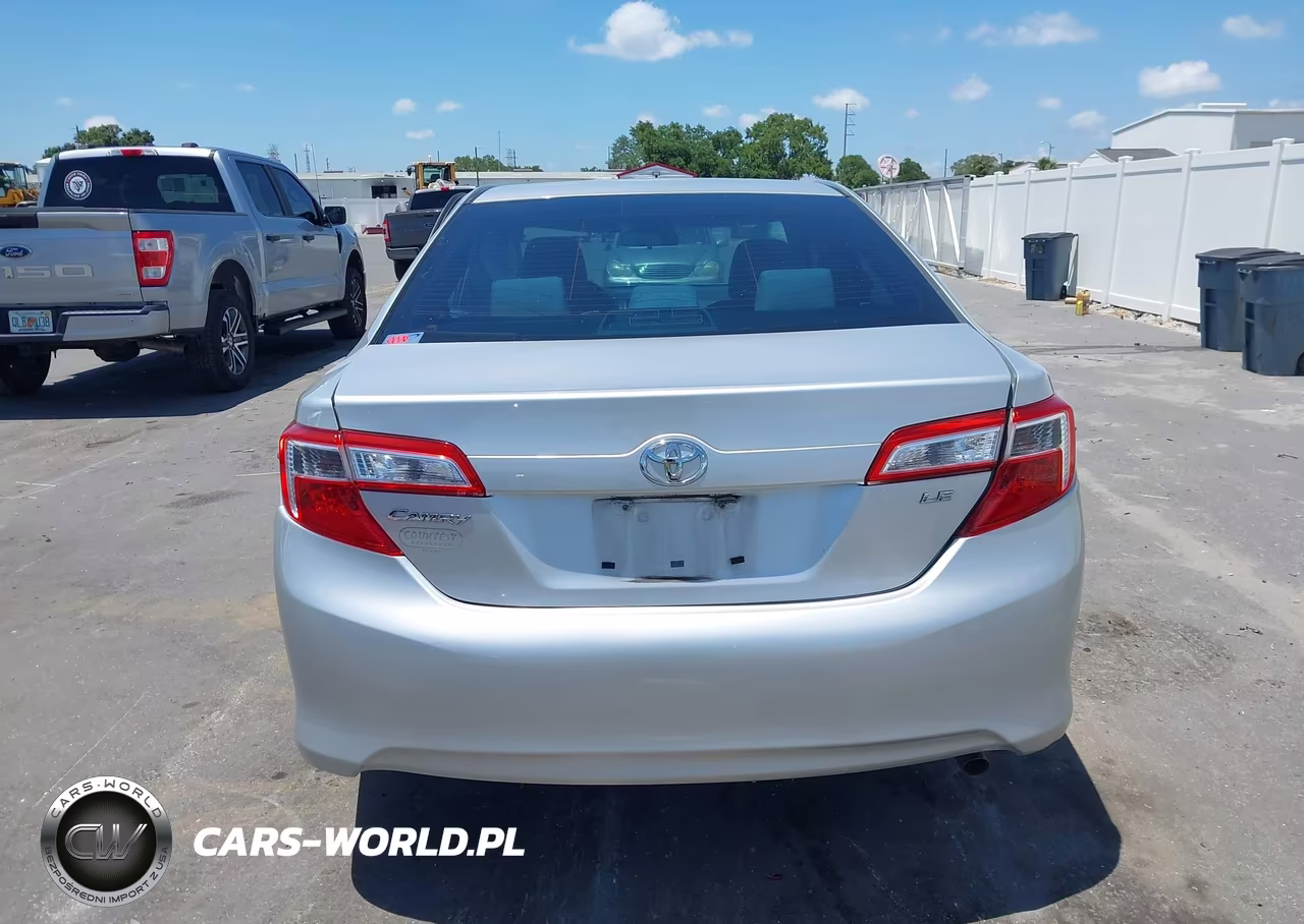 2014 Toyota Camry Le VIN:4T4BF1FK2ER343044 - 16