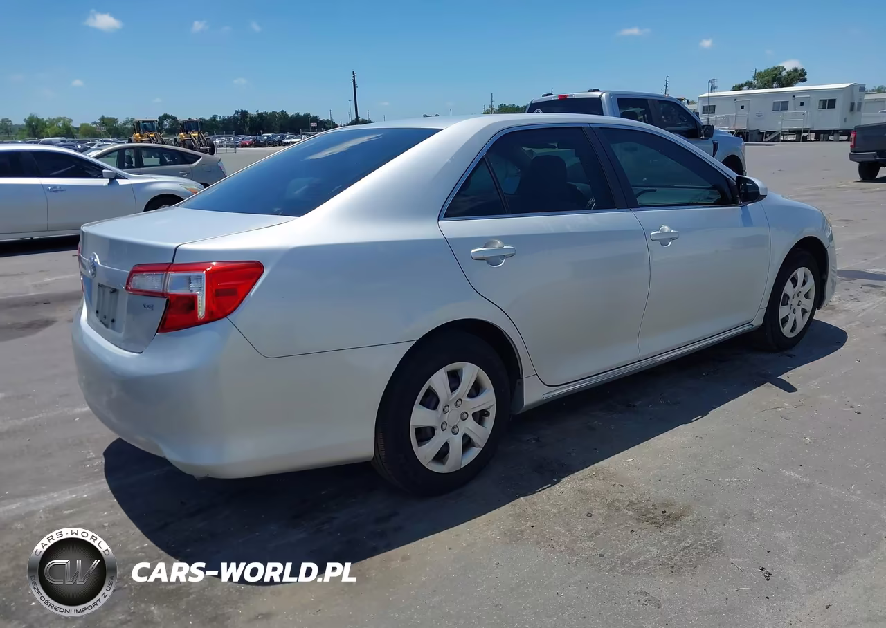 2014 Toyota Camry Le VIN:4T4BF1FK2ER343044 - 4