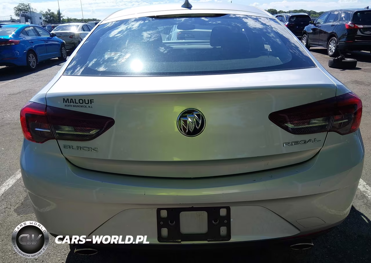 2018 Buick Regal Sportback Preferred VIN:W04GL6SX7J1061774 - 16