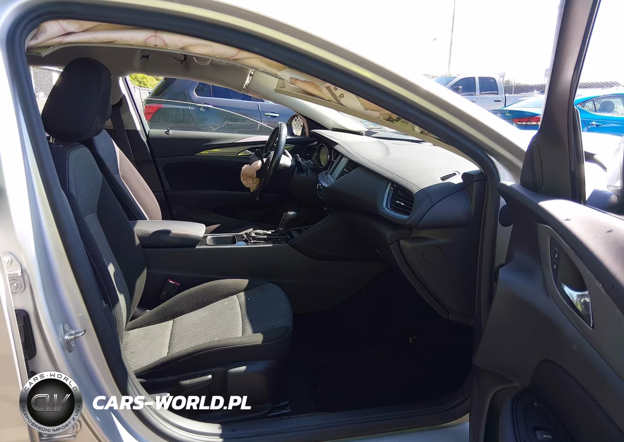 2018 Buick Regal Sportback Preferred VIN:W04GL6SX7J1061774 - 5