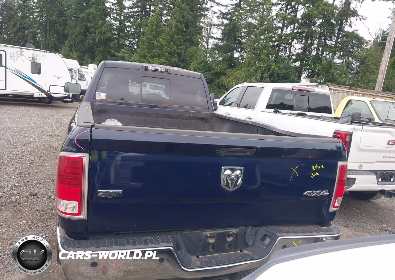 2015 Ram 3500 Laramie VIN:3C63R3JL8FG561894 - 18
