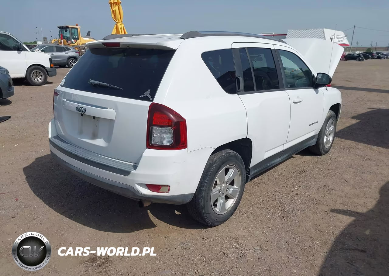 2015 Jeep Compass Sport VIN:1C4NJCBA3FD273218 - 4