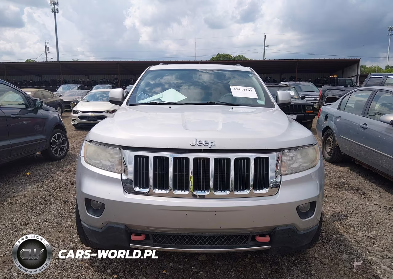 2013 Jeep Grand Cherokee Laredo VIN:1C4RJFAG9DC544827 - 12