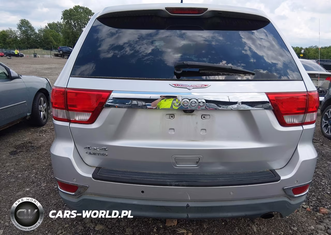 2013 Jeep Grand Cherokee Laredo VIN:1C4RJFAG9DC544827 - 16