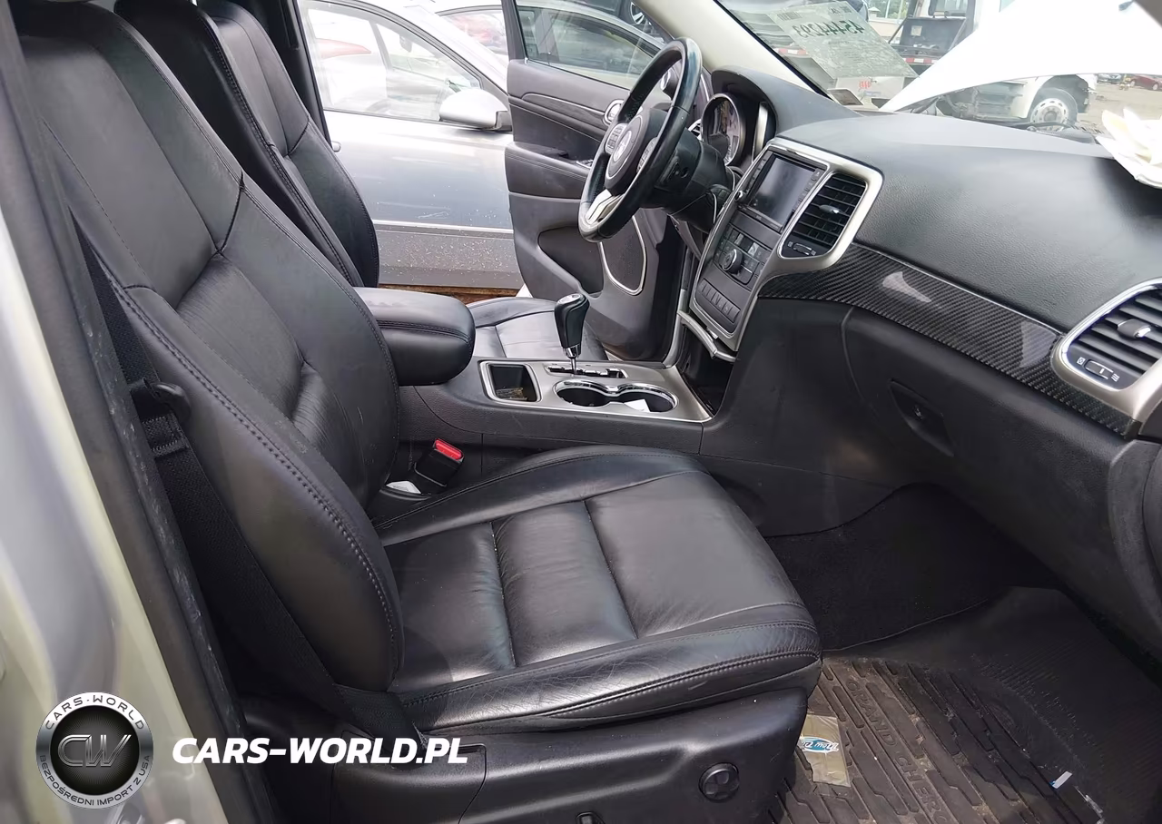 2013 Jeep Grand Cherokee Laredo VIN:1C4RJFAG9DC544827 - 5