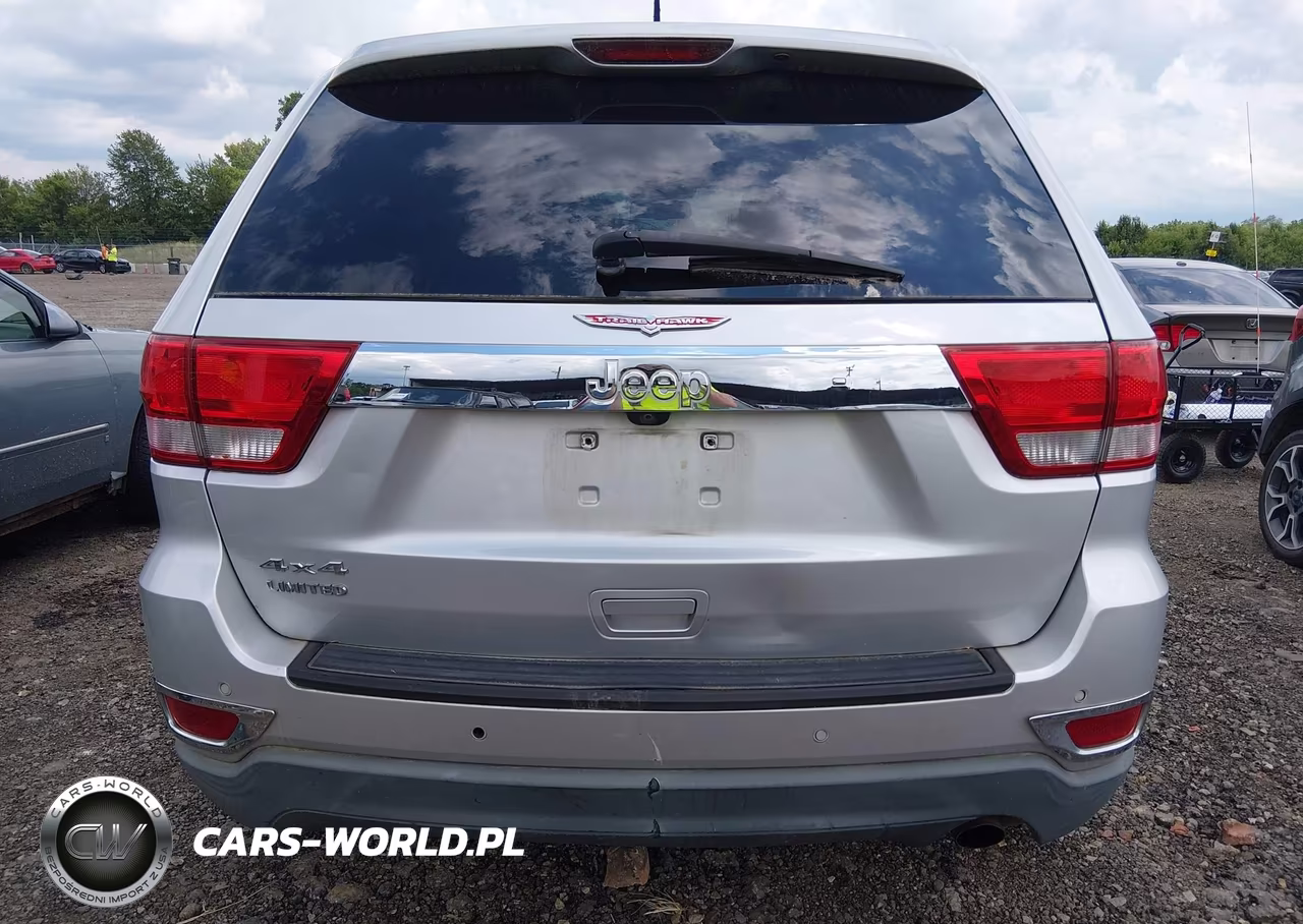 2013 Jeep Grand Cherokee Laredo VIN:1C4RJFAG9DC544827 - 6