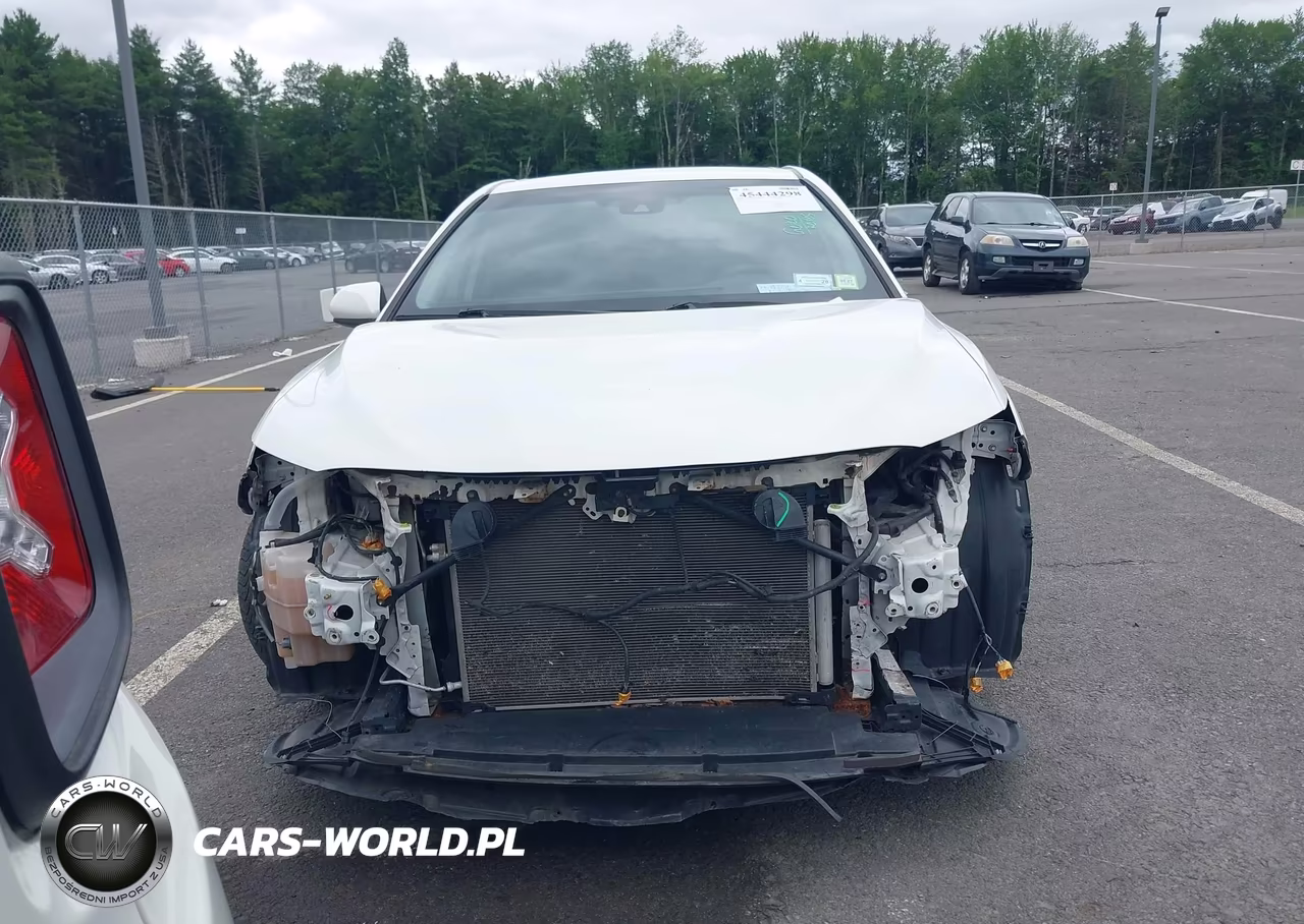 2020 Toyota Camry Le VIN:4T1C11AKXLU929914 - 12