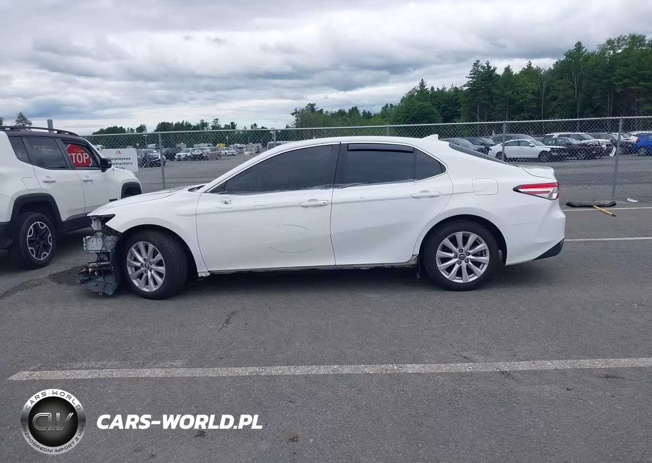 2020 Toyota Camry Le VIN:4T1C11AKXLU929914 - 14