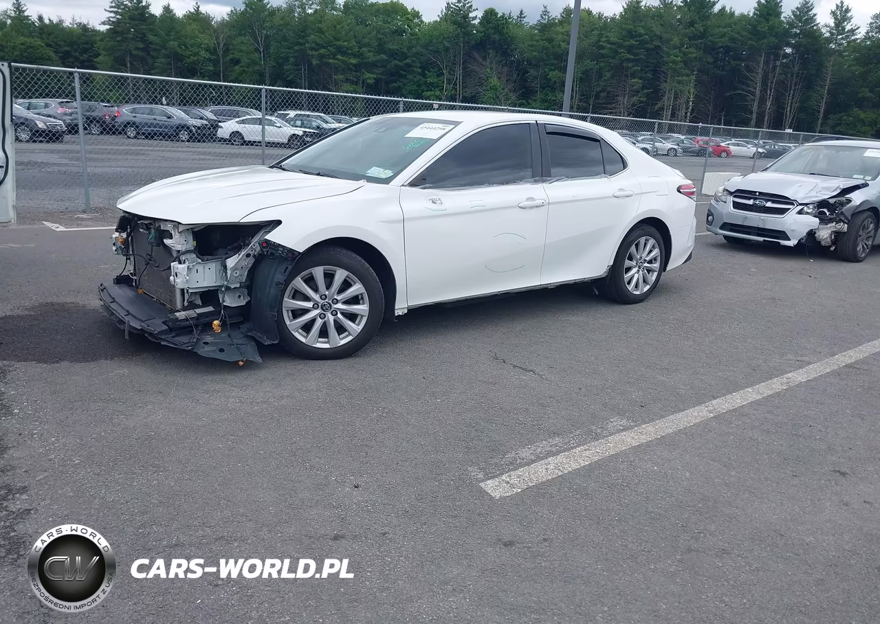 2020 Toyota Camry Le VIN:4T1C11AKXLU929914 - 2