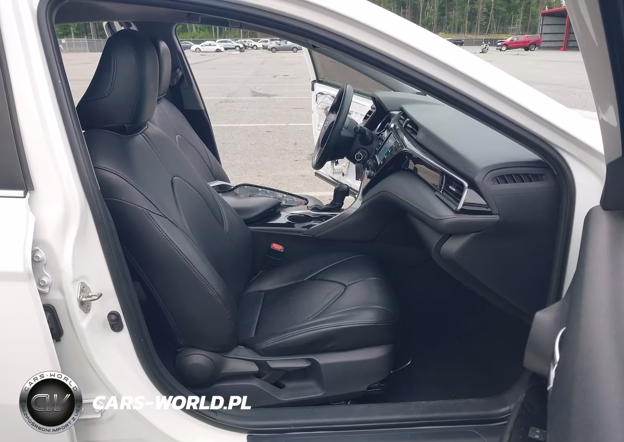 2020 Toyota Camry Le VIN:4T1C11AKXLU929914 - 5