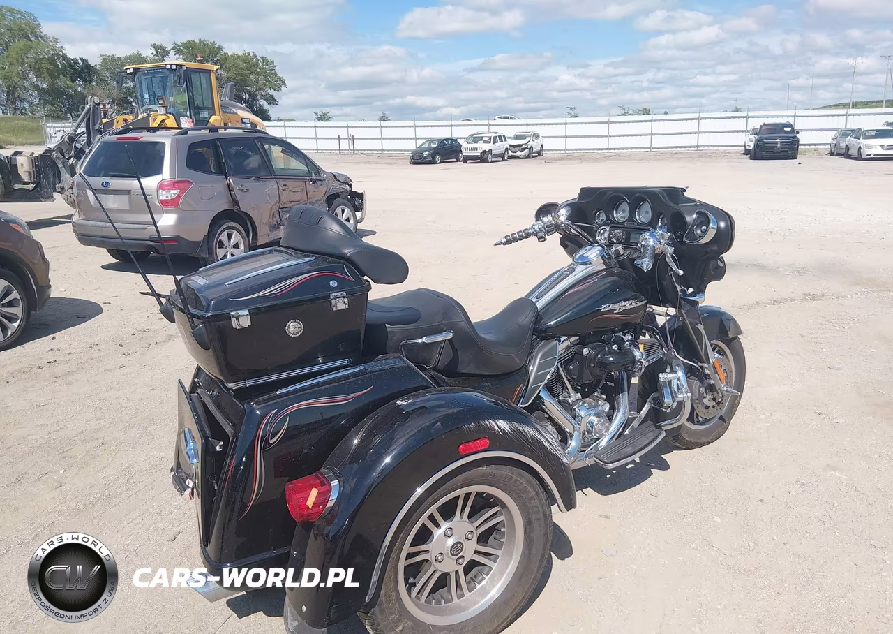2010 Harley-Davidson Flhxxx VIN:1HD1MBM11AB850652 - 4
