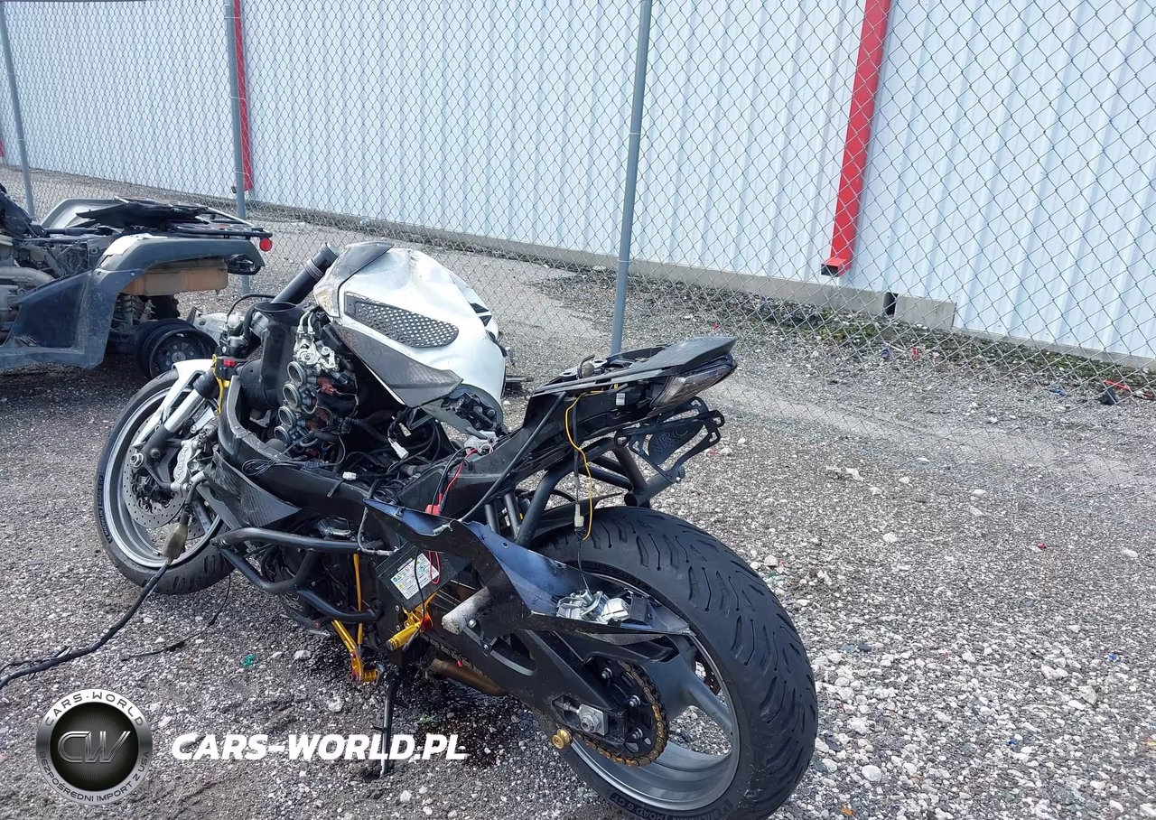 2011 Suzuki Gsx-R600 VIN:JS1GN7FA7B2102745 - 3