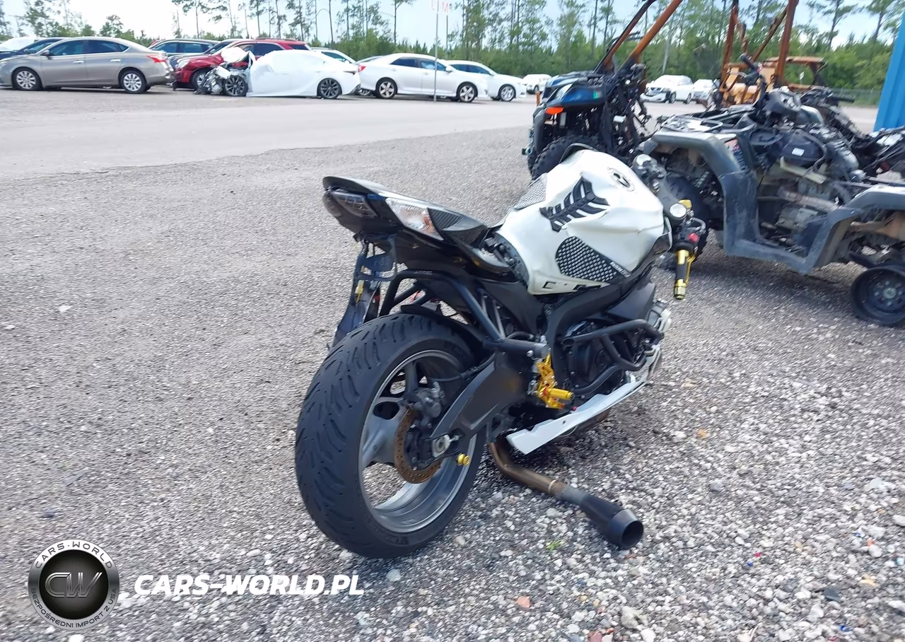 2011 Suzuki Gsx-R600 VIN:JS1GN7FA7B2102745 - 4