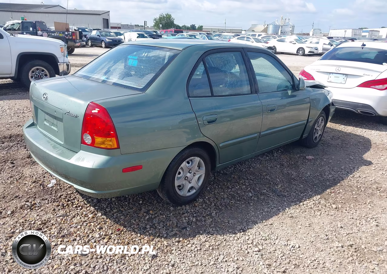 2005 Hyundai Accent Gls VIN:KMHCG45C35U595666 - 4