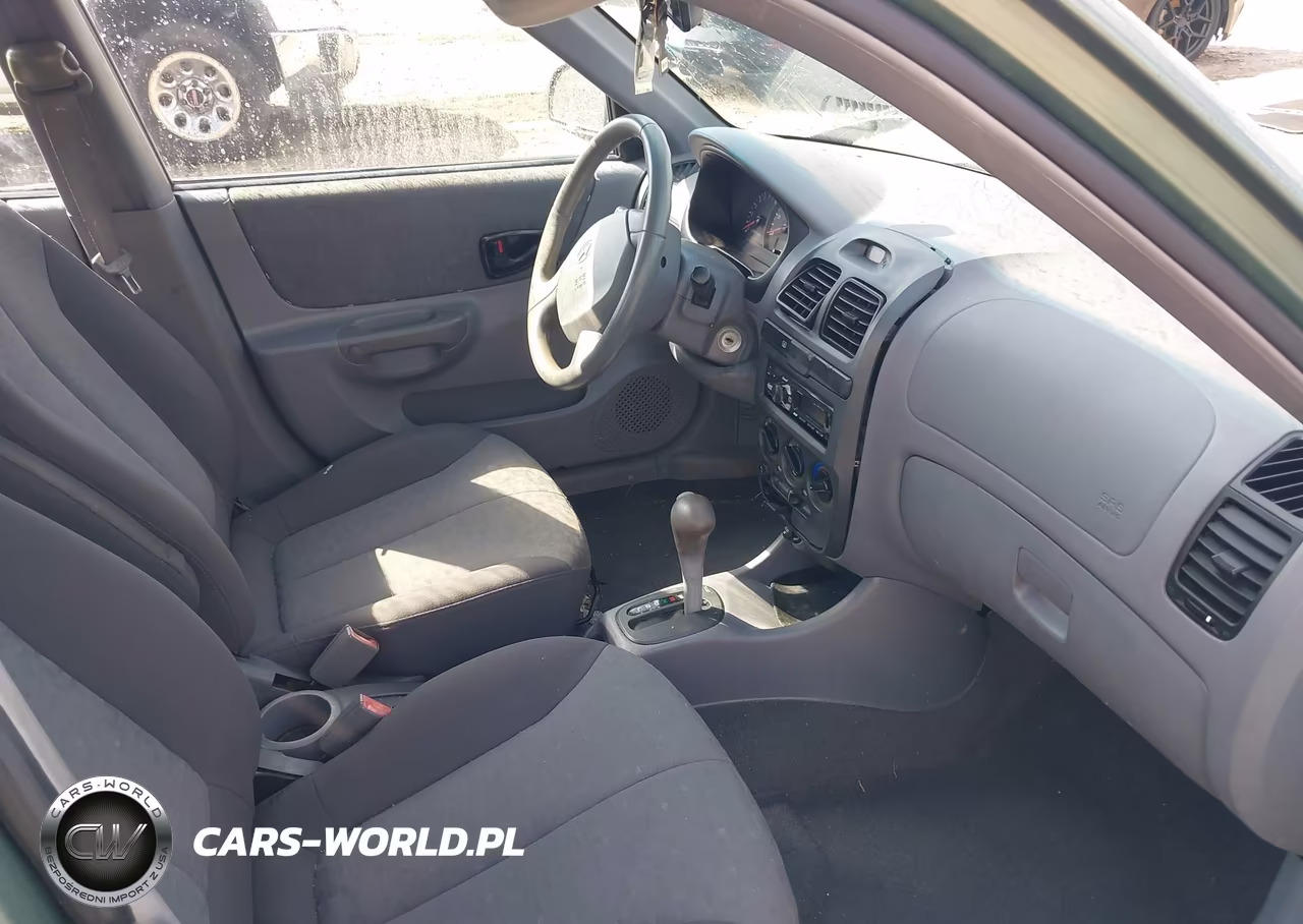 2005 Hyundai Accent Gls VIN:KMHCG45C35U595666 - 5