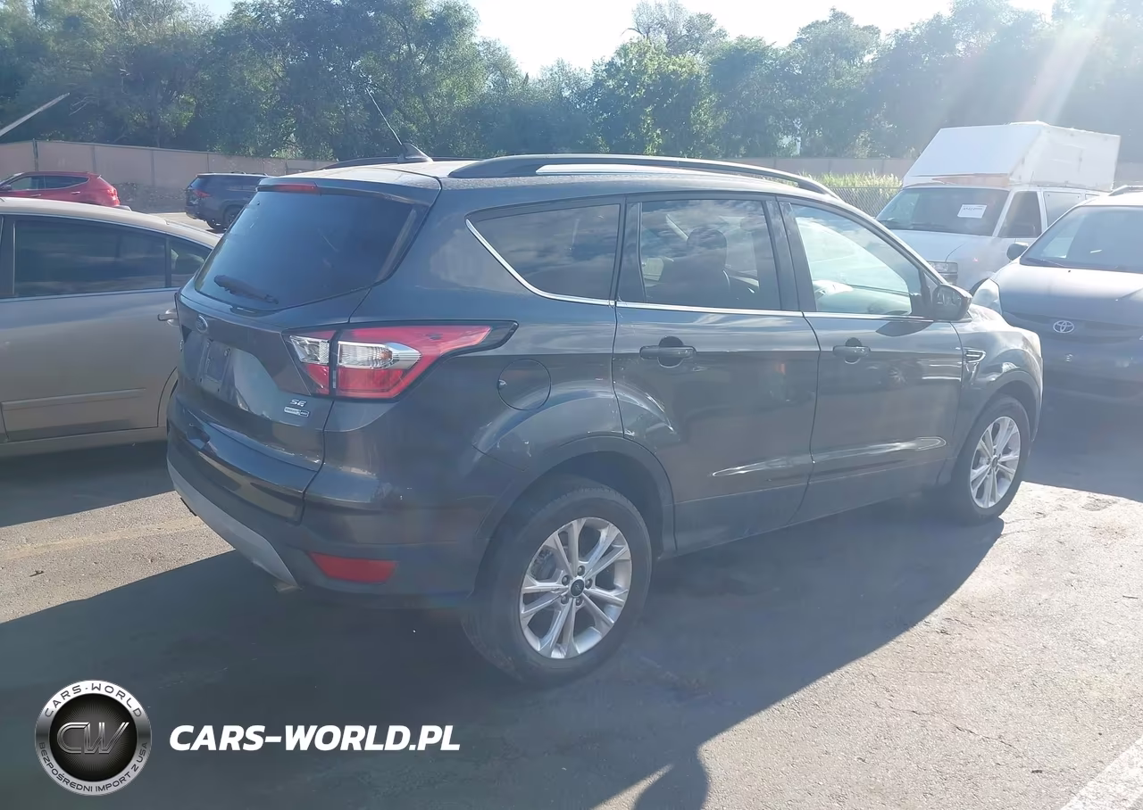 2018 Ford Escape Se VIN:1FMCU9GDXJUB81080 - 4