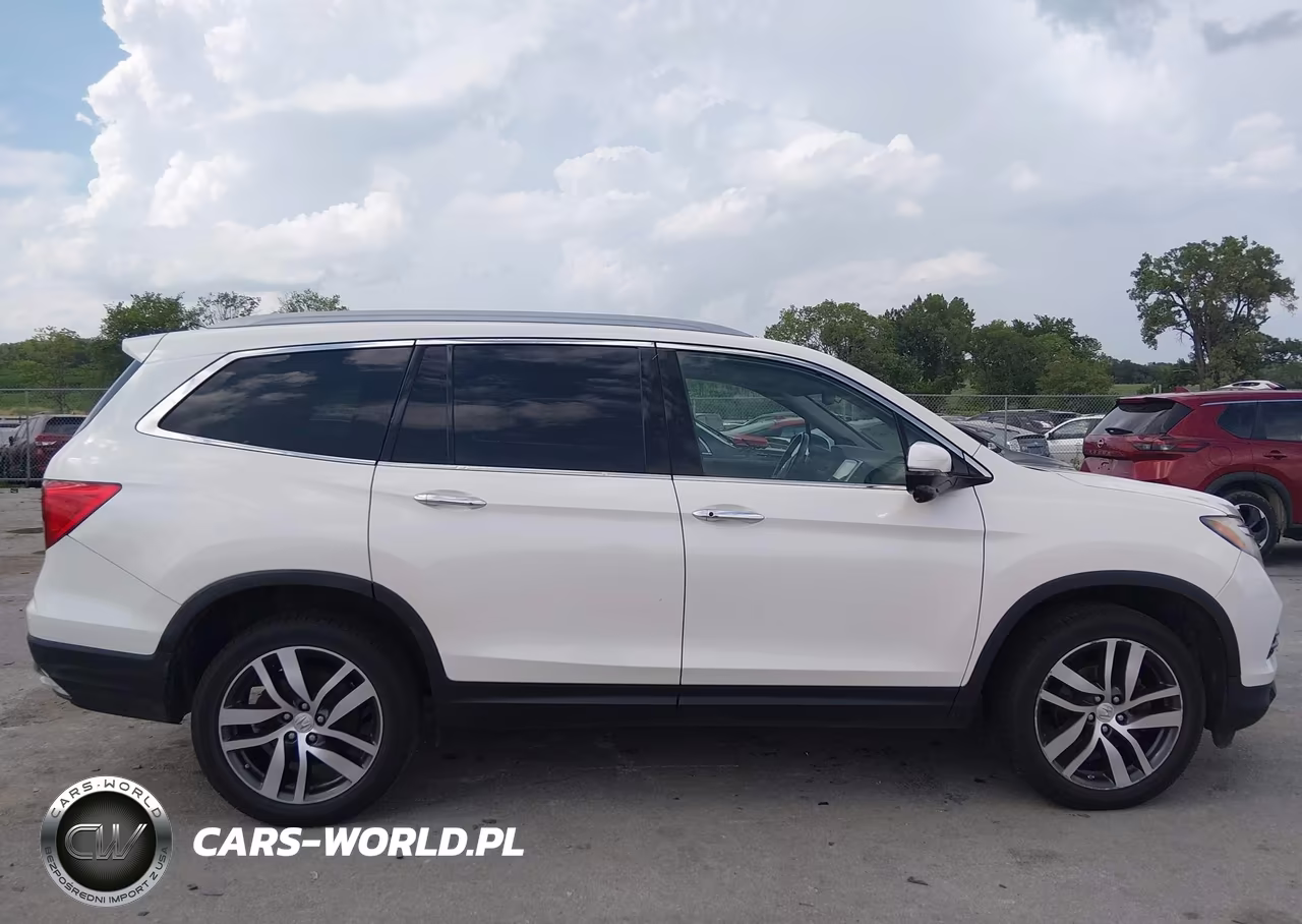 2017 Honda Pilot Touring VIN:5FNYF6H97HB002235 - 13