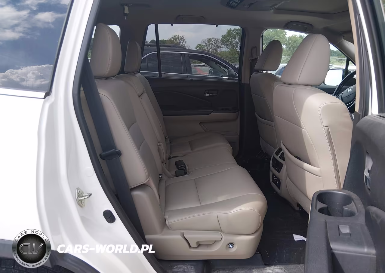 2017 Honda Pilot Touring VIN:5FNYF6H97HB002235 - 8