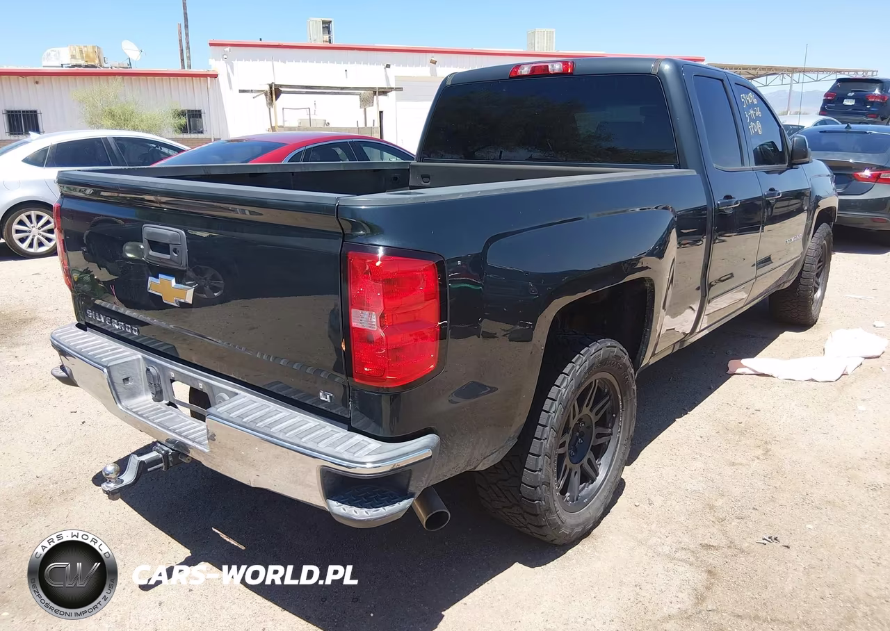 2018 Chevrolet Silverado 1500 Lt VIN:2GCRCREC8J1100651 - 4