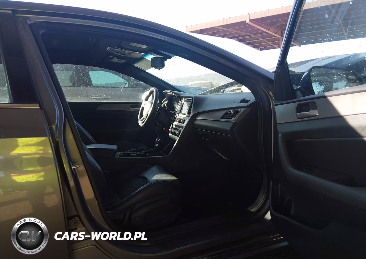 2018 Hyundai Sonata Sport VIN:5NPE34AF6JH659244 - 5