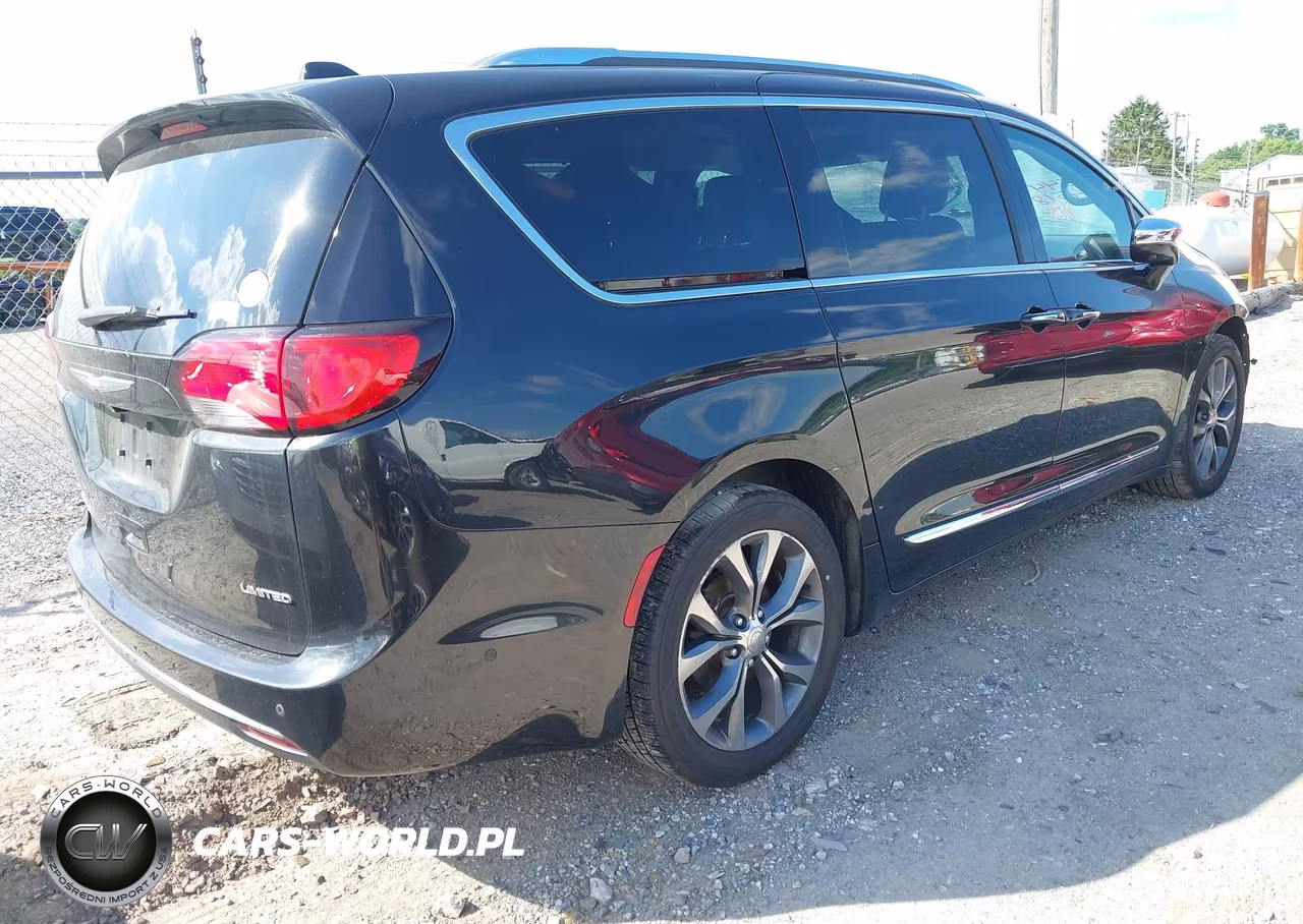 2017 Chrysler Pacifica Limited VIN:2C4RC1GG6HR544866 - 4