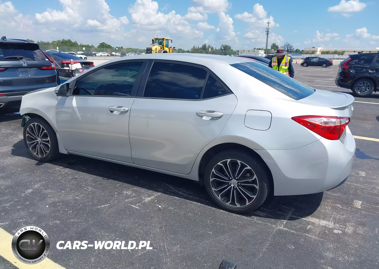 2016 Toyota Corolla S Plus VIN:2T1BURHE5GC540252 - 3