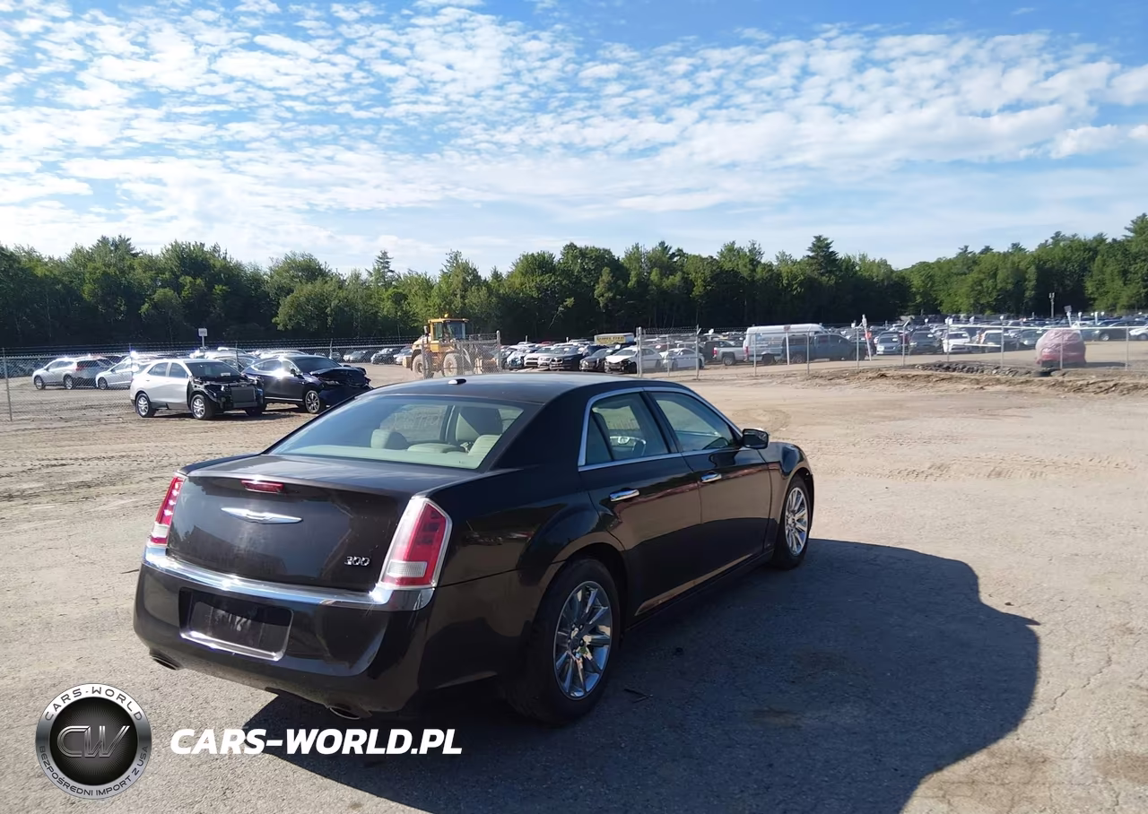 2012 Chrysler 300 Limited VIN:2C3CCACG9CH174494 - 4