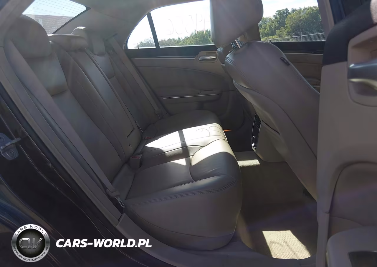2012 Chrysler 300 Limited VIN:2C3CCACG9CH174494 - 8