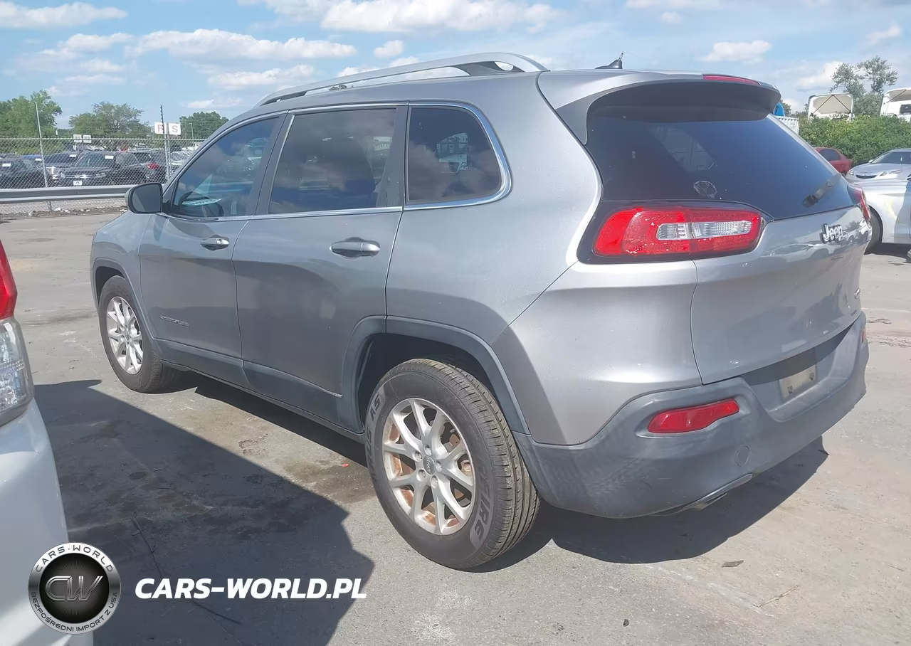 2014 Jeep Cherokee Latitude VIN:1C4PJLCBXEW202049 - 3