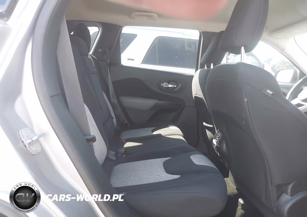 2014 Jeep Cherokee Latitude VIN:1C4PJLCBXEW202049 - 8