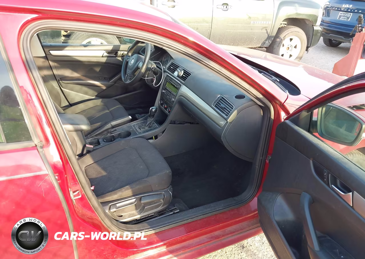 2015 Volkswagen Passat 1.8T S VIN:1VWAT7A32FC073579 - 5