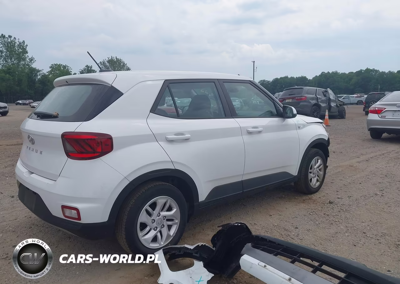 2023 Hyundai Venue Se VIN:KMHRB8A3XPU212279 - 4