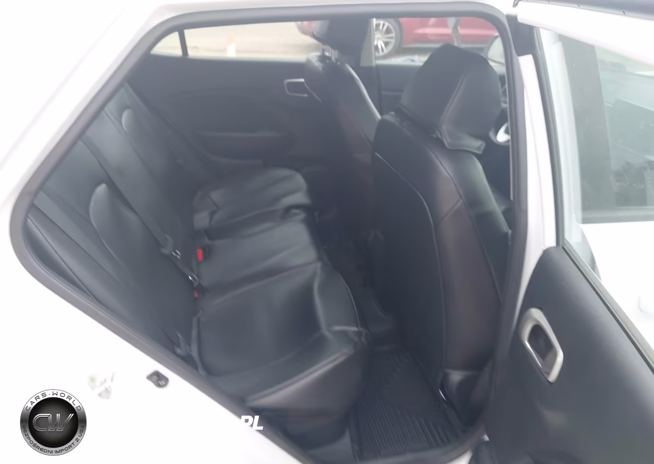 2023 Hyundai Venue Se VIN:KMHRB8A3XPU212279 - 8