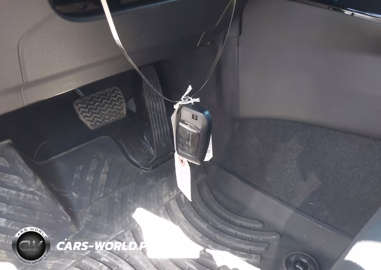 2026 Toyota Prius Plug-In Hybrid Xse VIN:JTDACACU5T3078292 - 11