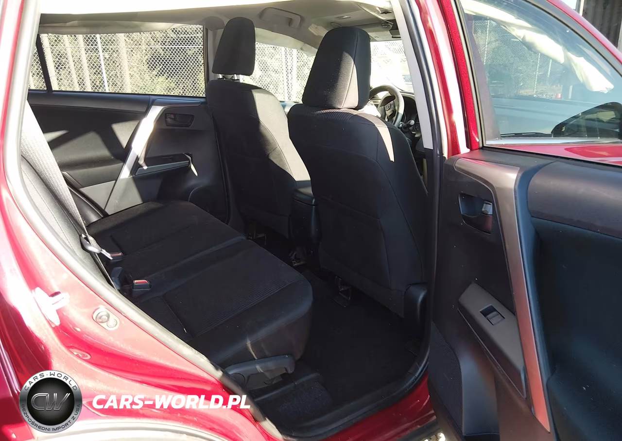 2018 Toyota Rav4 Le VIN:JTMBFREV9JD227035 - 18