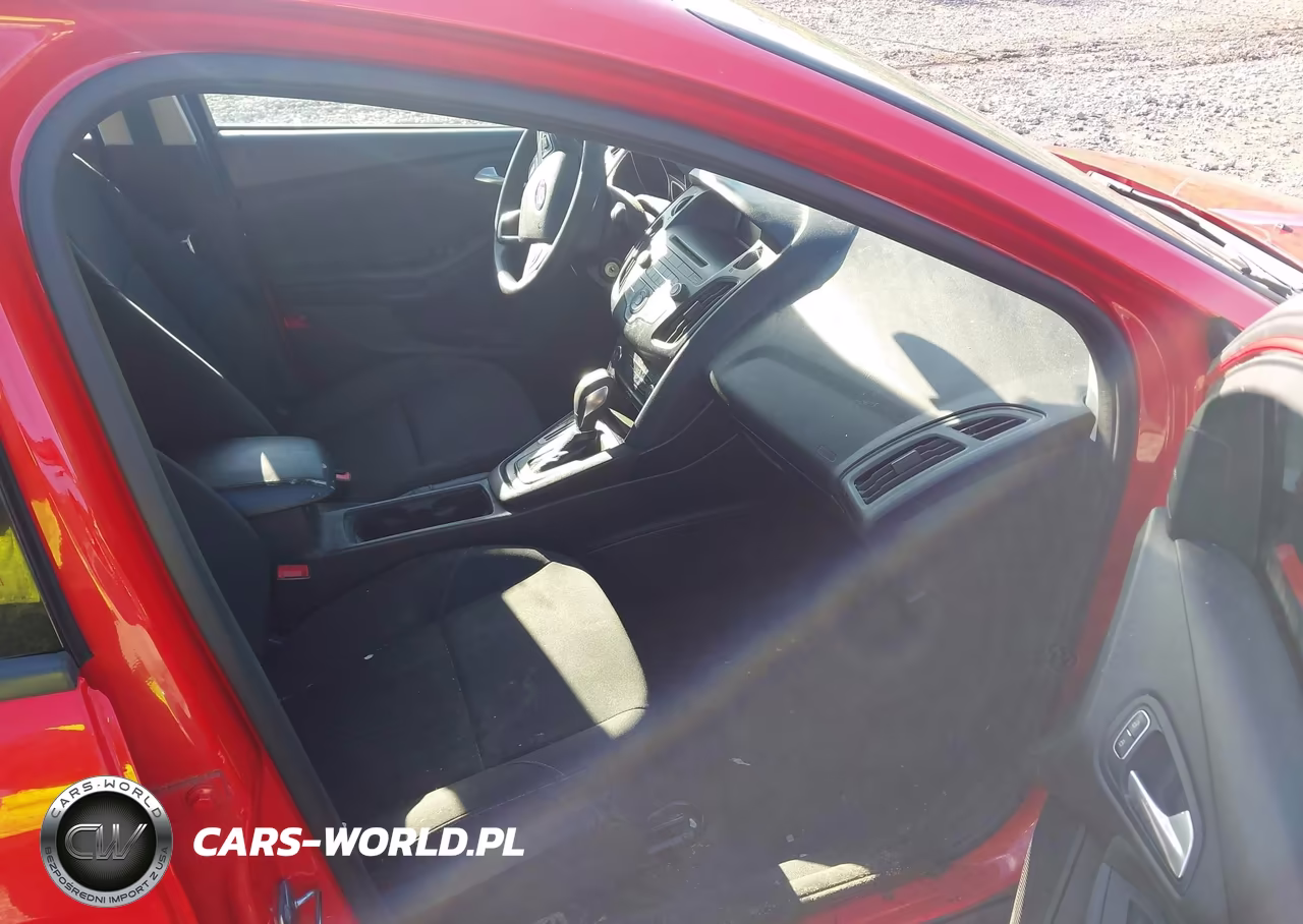 2015 Ford Focus Se VIN:1FADP3F2XFL205118 - 5