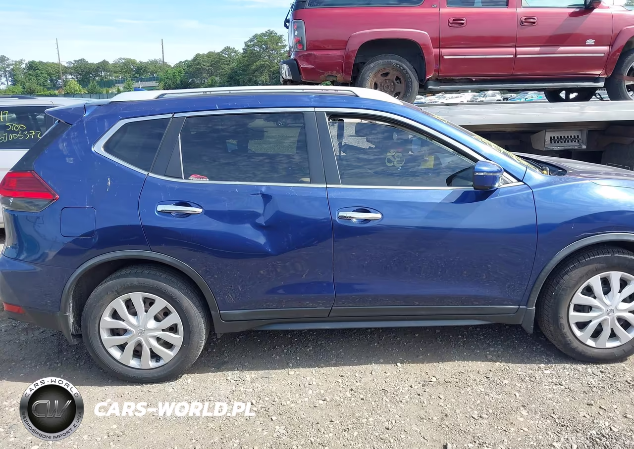 2017 Nissan Rogue S VIN:KNMAT2MV4HP513073 - 13