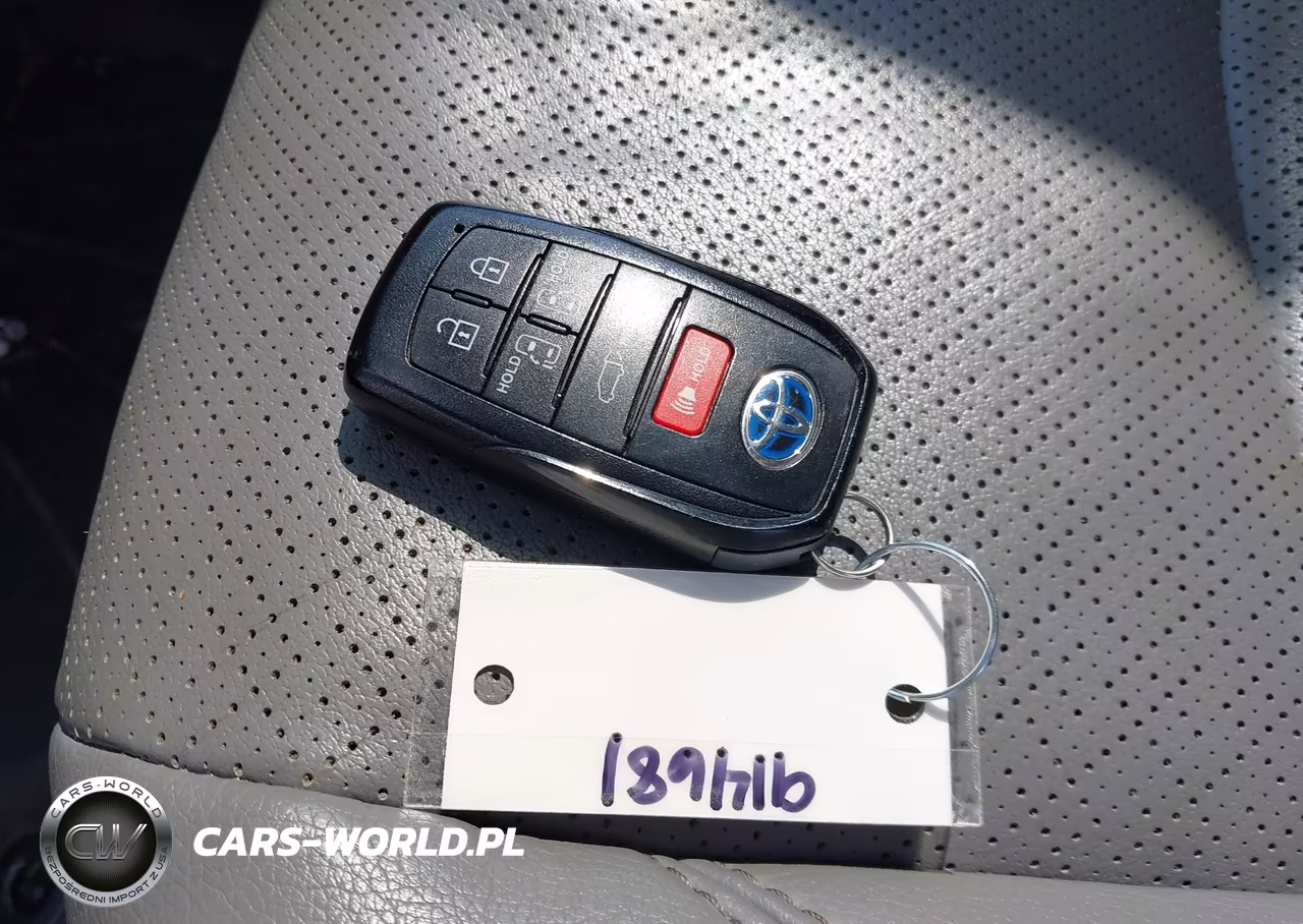 2023 Toyota Sienna Limited VIN:5TDZSKFC5PS107163 - 11