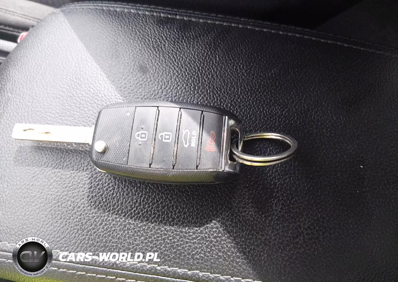 2017 Kia Optima Lx VIN:KNAGT4L36H5131724 - 11